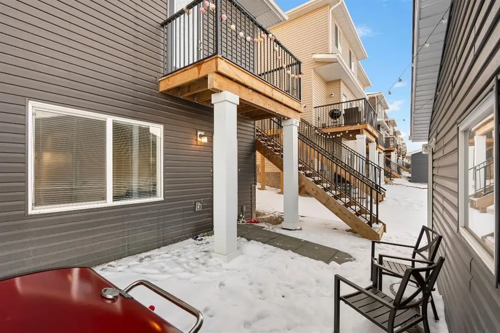 224 River Heights Drive Cochrane AB T4C2T8