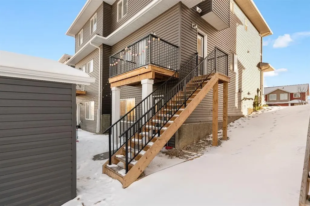 224 River Heights Drive Cochrane AB T4C2T8