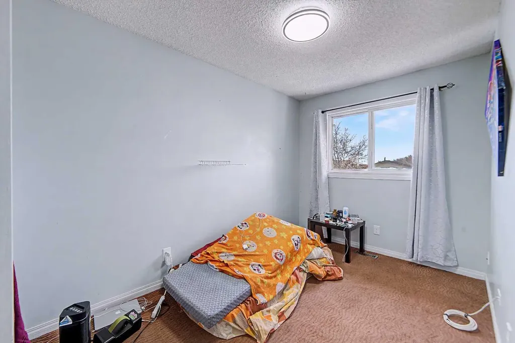 48 Whitworth Way NE Calgary AB T1Y 6A8