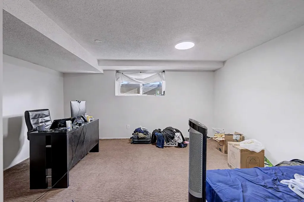 48 Whitworth Way NE Calgary AB T1Y 6A8