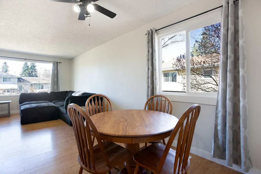 23 Queen Isabella Close SE Calgary AB T2J 3R2