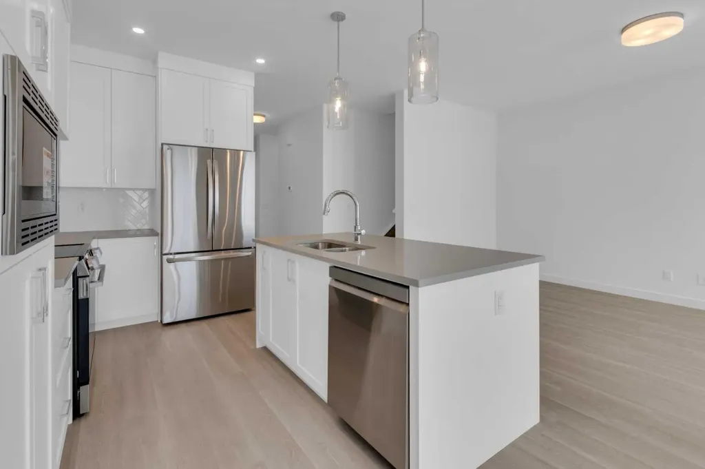 1321 South Point Parade SW Airdrie AB T4B 0Y7