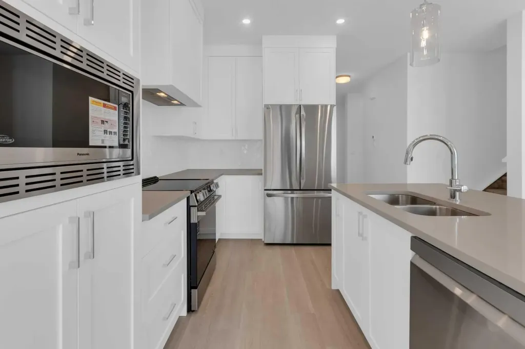 1321 South Point Parade SW Airdrie AB T4B 0Y7