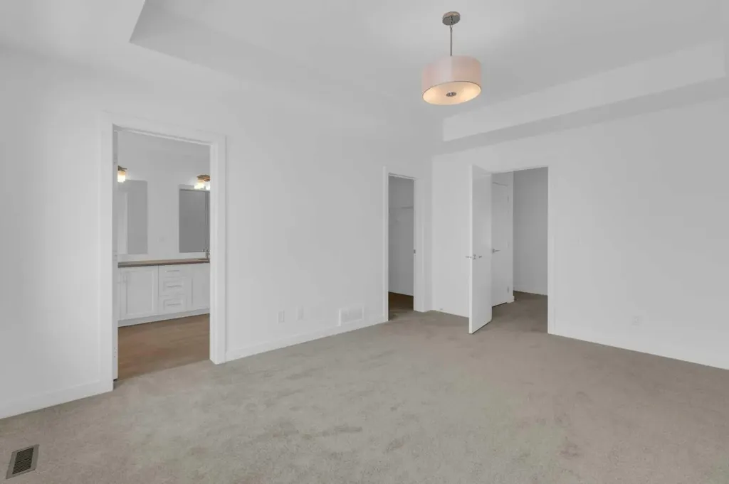 1321 South Point Parade SW Airdrie AB T4B 0Y7