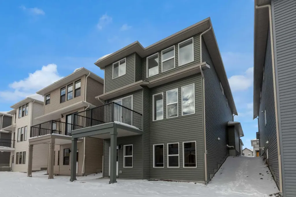 1321 South Point Parade SW Airdrie AB T4B 0Y7