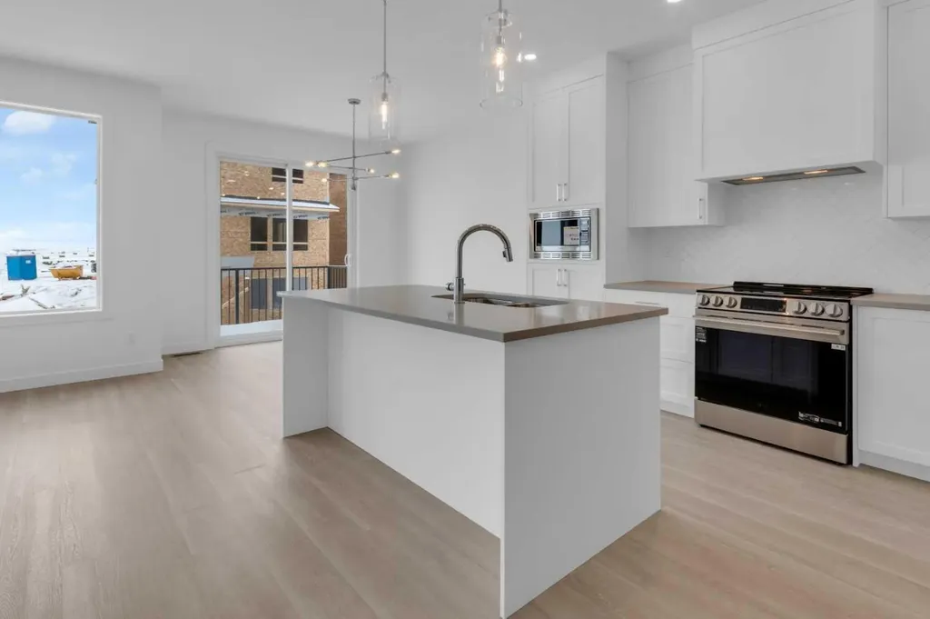 1321 South Point Parade SW Airdrie AB T4B 0Y7
