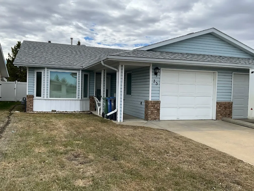 35 Ellis Street Red Deer AB T4R 2C8