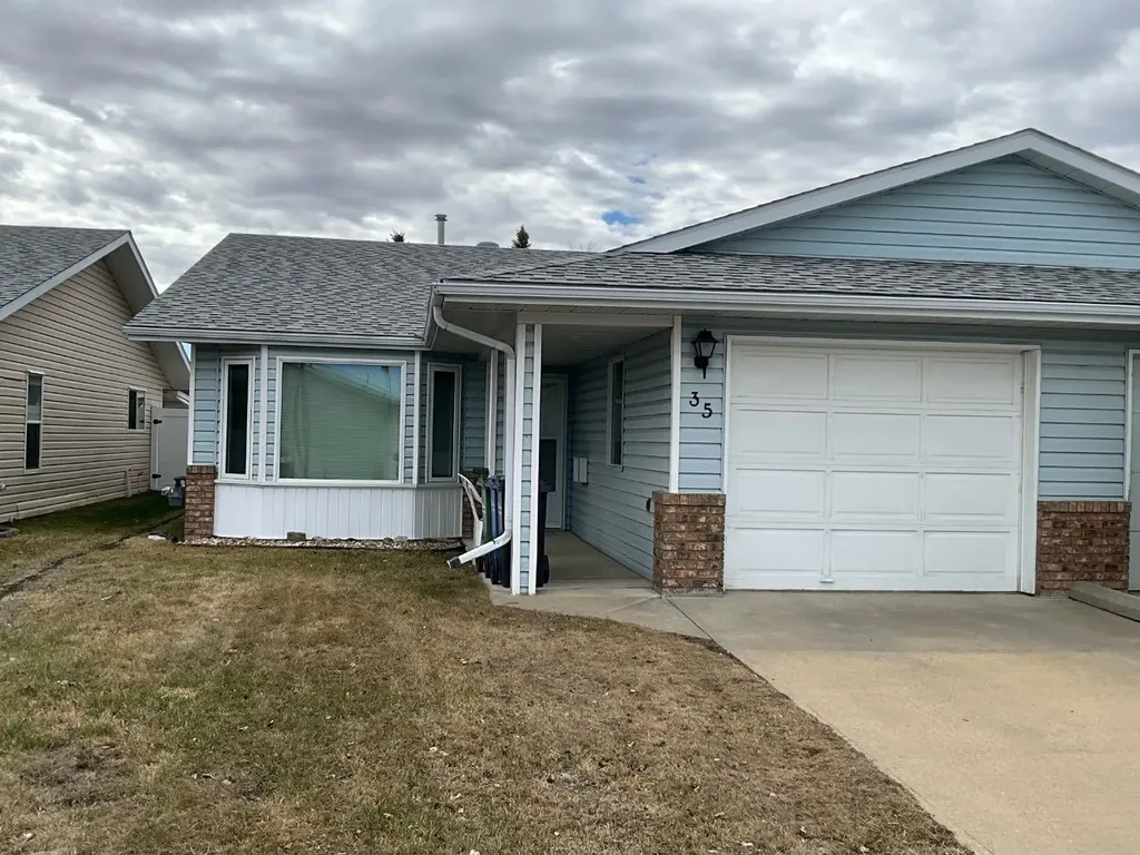 35 Ellis Street Red Deer AB T4R 2C8