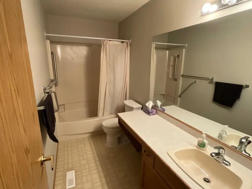 35 Ellis Street Red Deer AB T4R 2C8