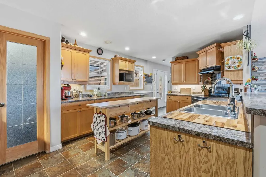 124080 Township Road 593a Rural Woodlands County AB T7S 1P2