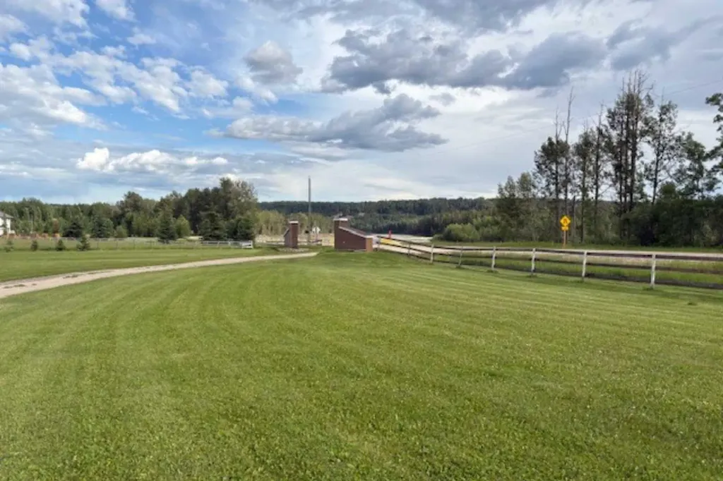 124080 Township Road 593a Rural Woodlands County AB T7S 1P2