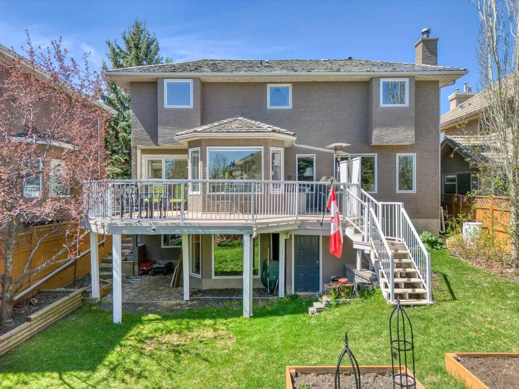 208 Shawnee Gardens SW Calgary AB T2Y 2V1