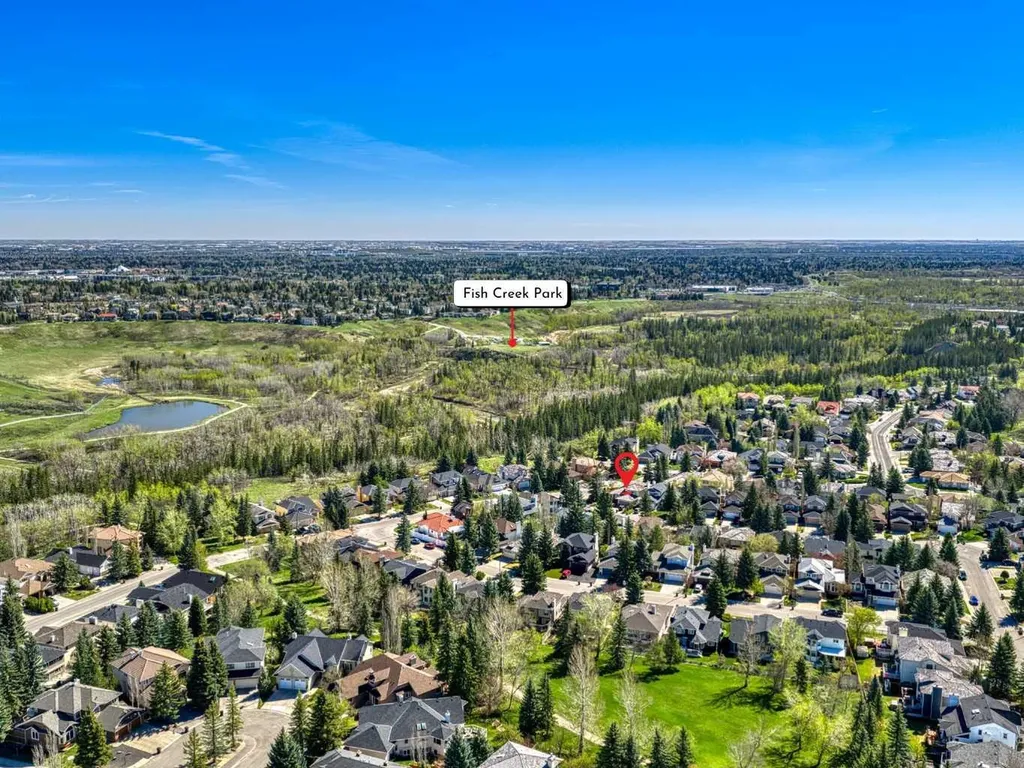 208 Shawnee Gardens SW Calgary AB T2Y 2V1