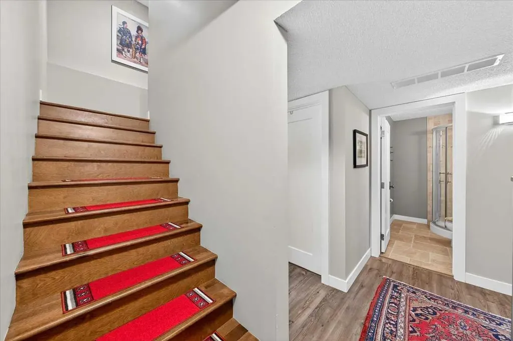 18 Inverness Rise SE Calgary AB T2Z 2X2