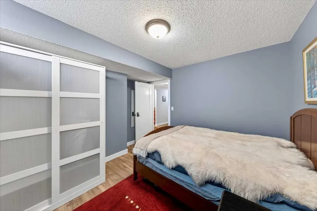 18 Inverness Rise SE Calgary AB T2Z 2X2