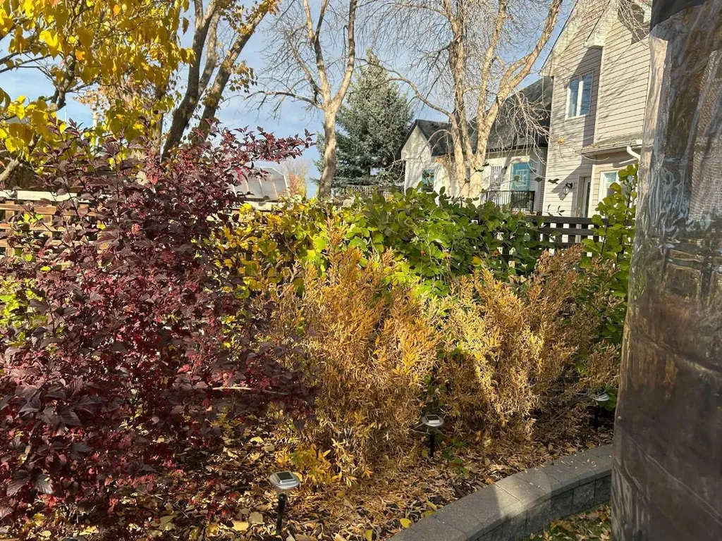 18 Inverness Rise SE Calgary AB T2Z 2X2