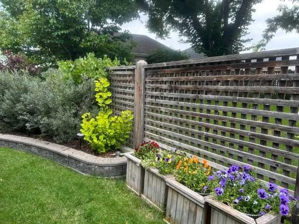 18 Inverness Rise SE Calgary AB T2Z 2X2