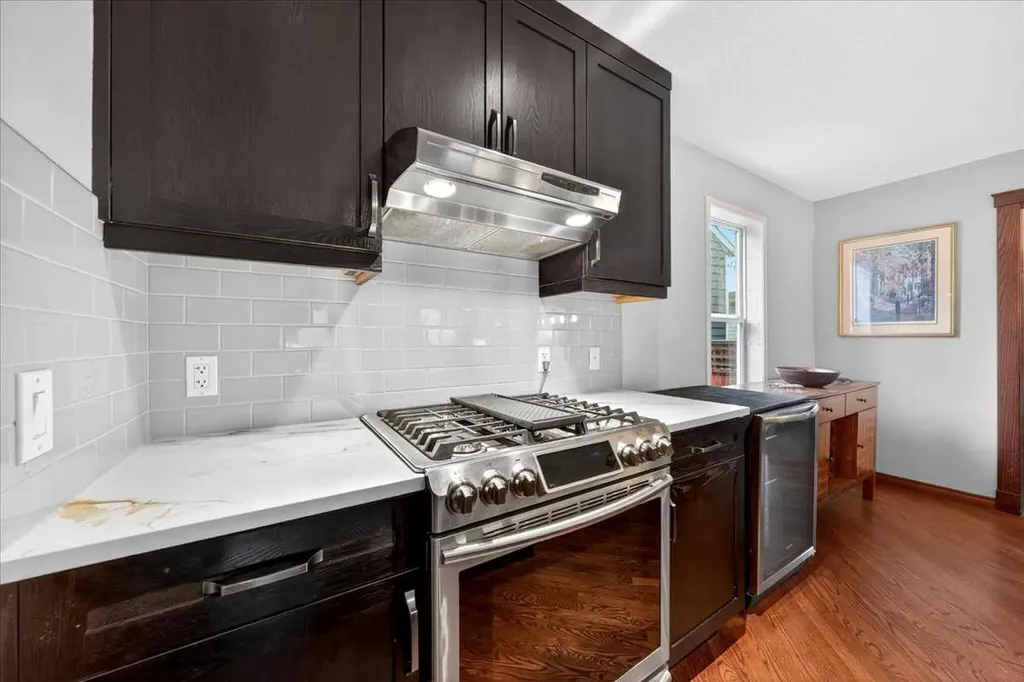 18 Inverness Rise SE Calgary AB T2Z 2X2