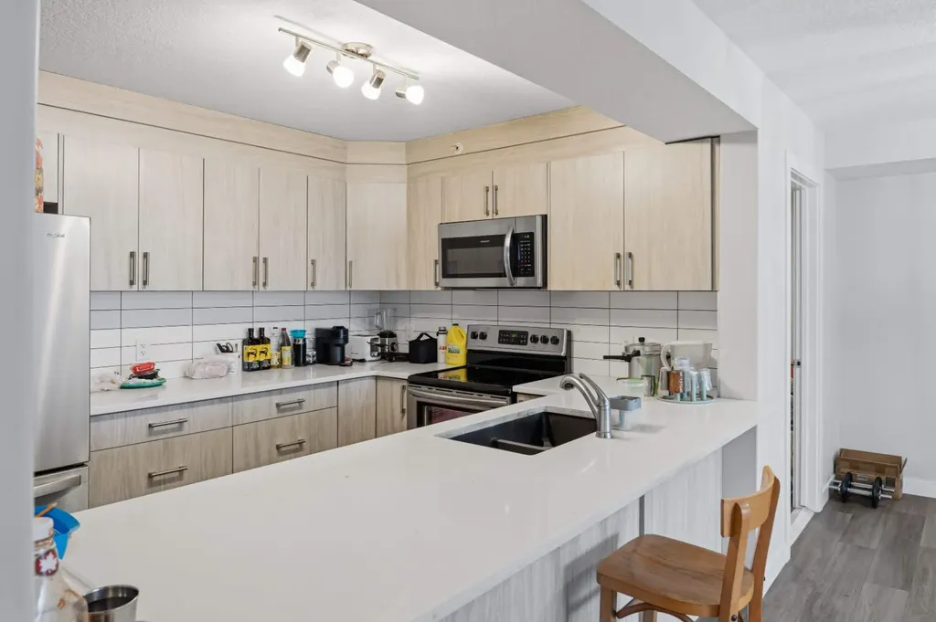 6118 80 Avenue NE Calgary AB T3J0S6