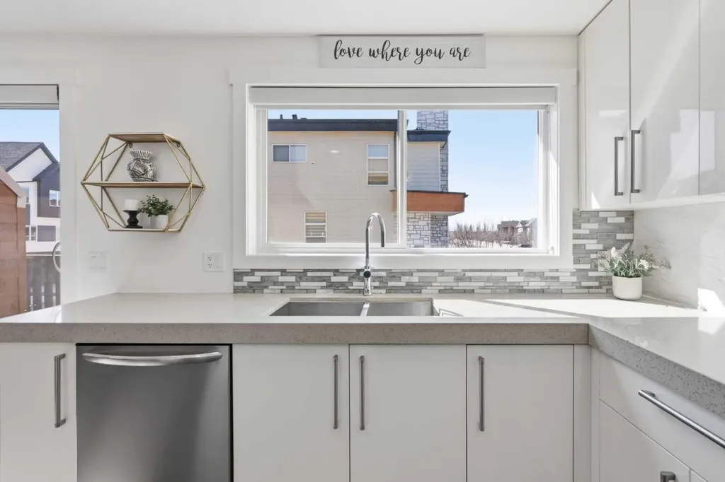 1530 Bayside Avenue SW Airdrie AB T4B 4B5