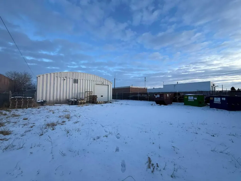 426 10 Street N Lethbridge AB T1H 2C7
