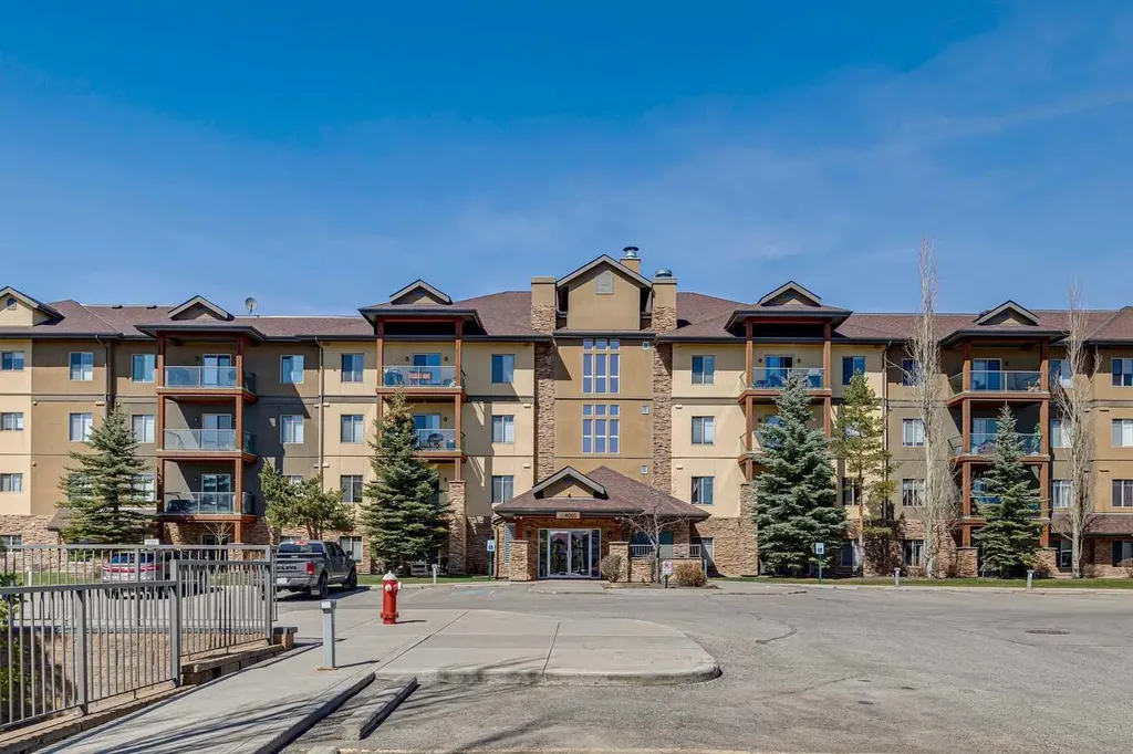 92 Crystal Shores Road Okotoks AB T1S 2N2