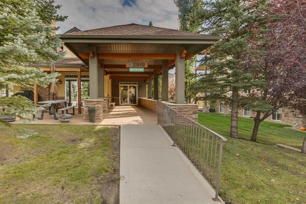 92 Crystal Shores Road Okotoks AB T1S 2N2