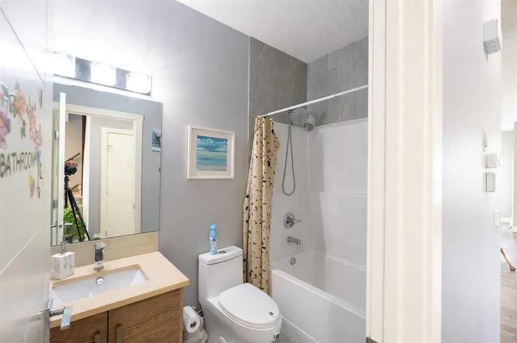 106 Baysprings Gardens SW Airdrie AB T4B5C6