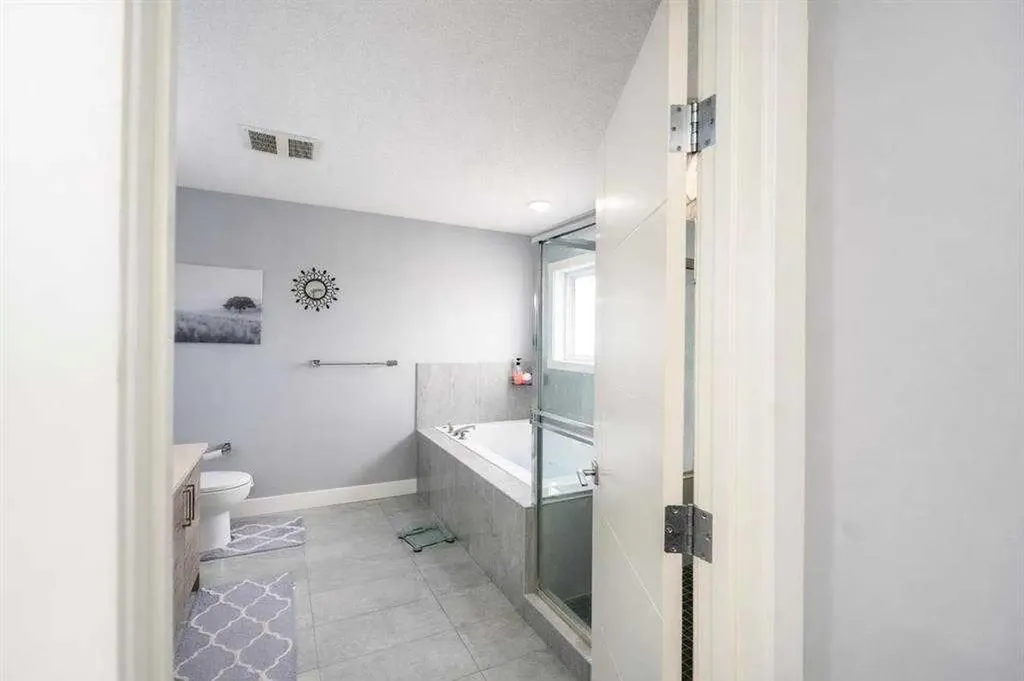 106 Baysprings Gardens SW Airdrie AB T4B5C6