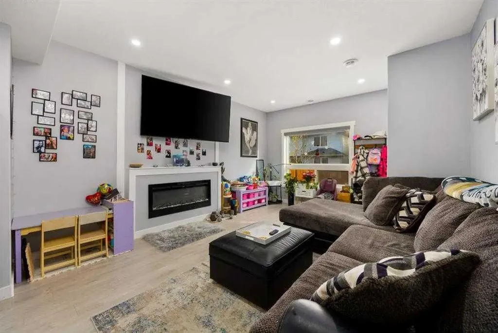 106 Baysprings Gardens SW Airdrie AB T4B5C6