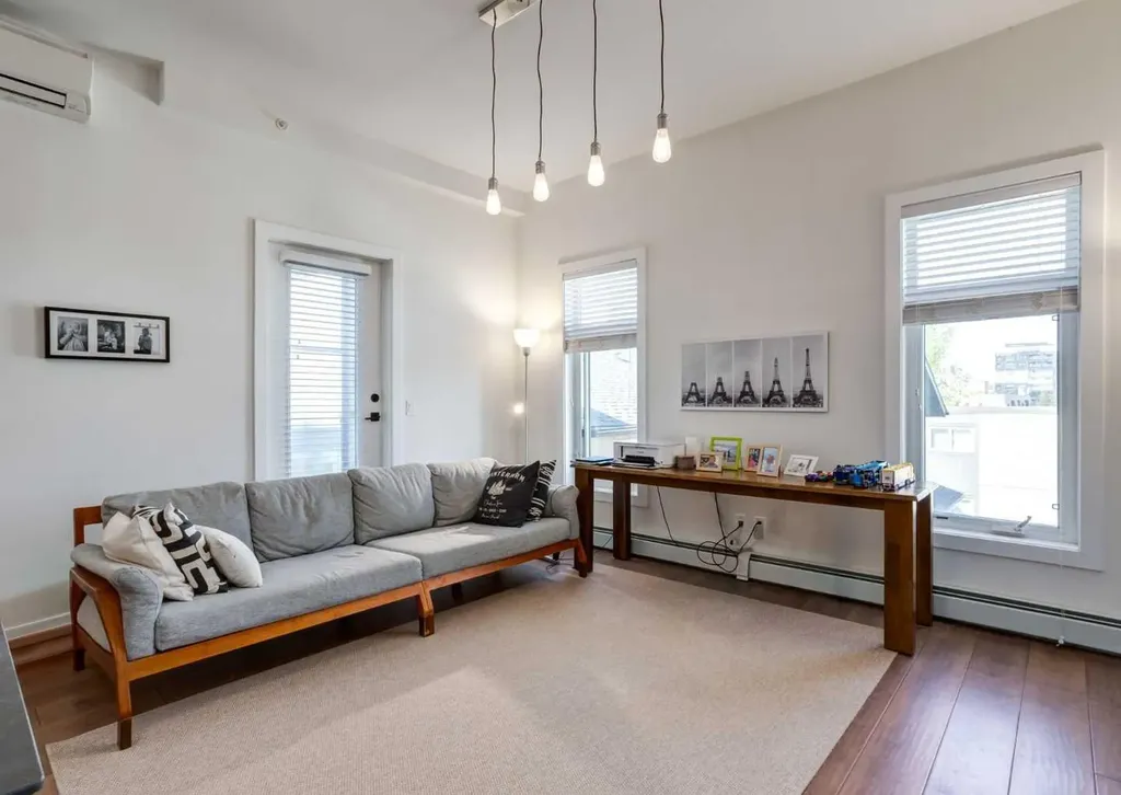 2702 17 Avenue SW Calgary AB T3E 8A5