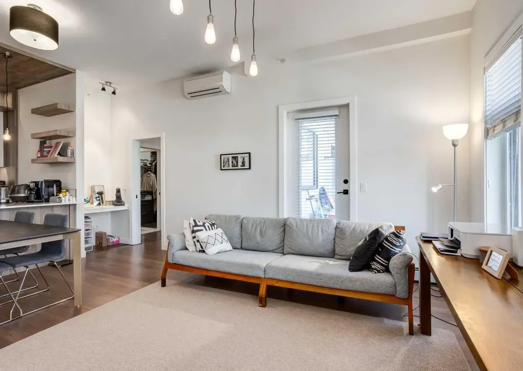 2702 17 Avenue SW Calgary AB T3E 8A5