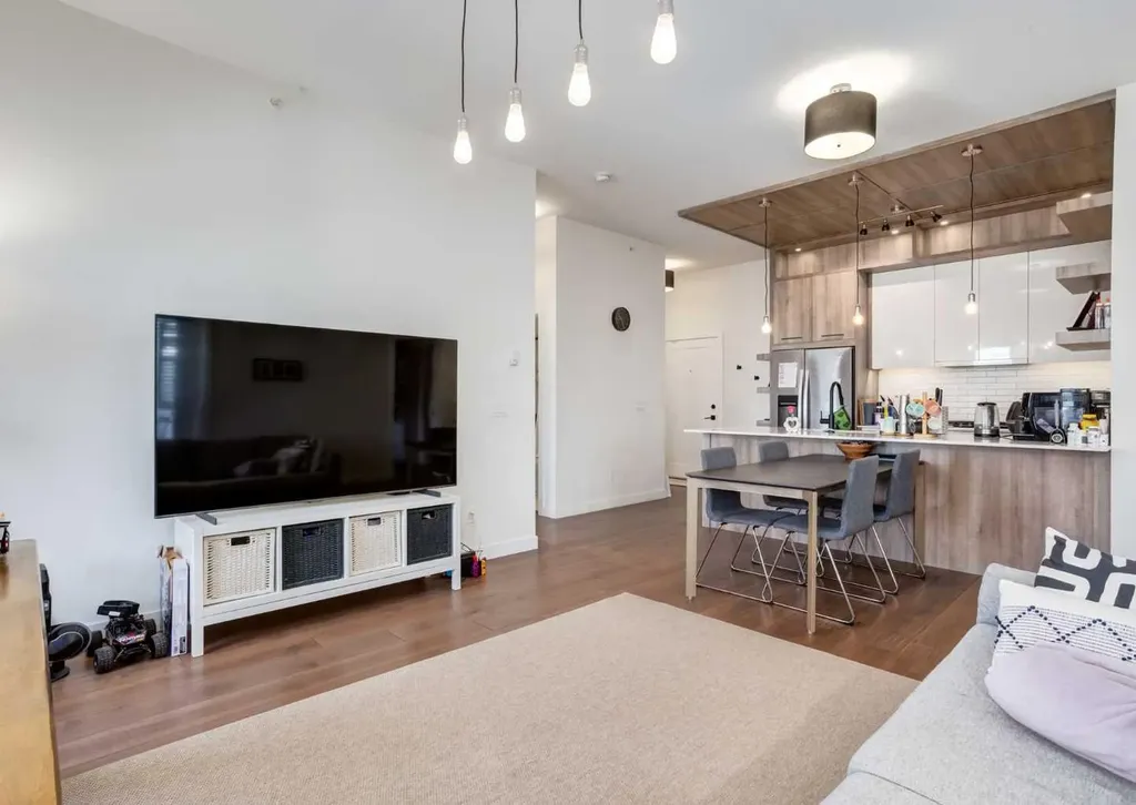2702 17 Avenue SW Calgary AB T3E 8A5