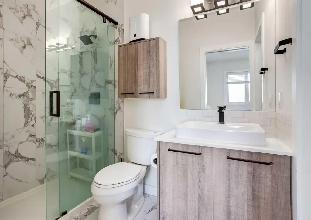 2702 17 Avenue SW Calgary AB T3E 8A5