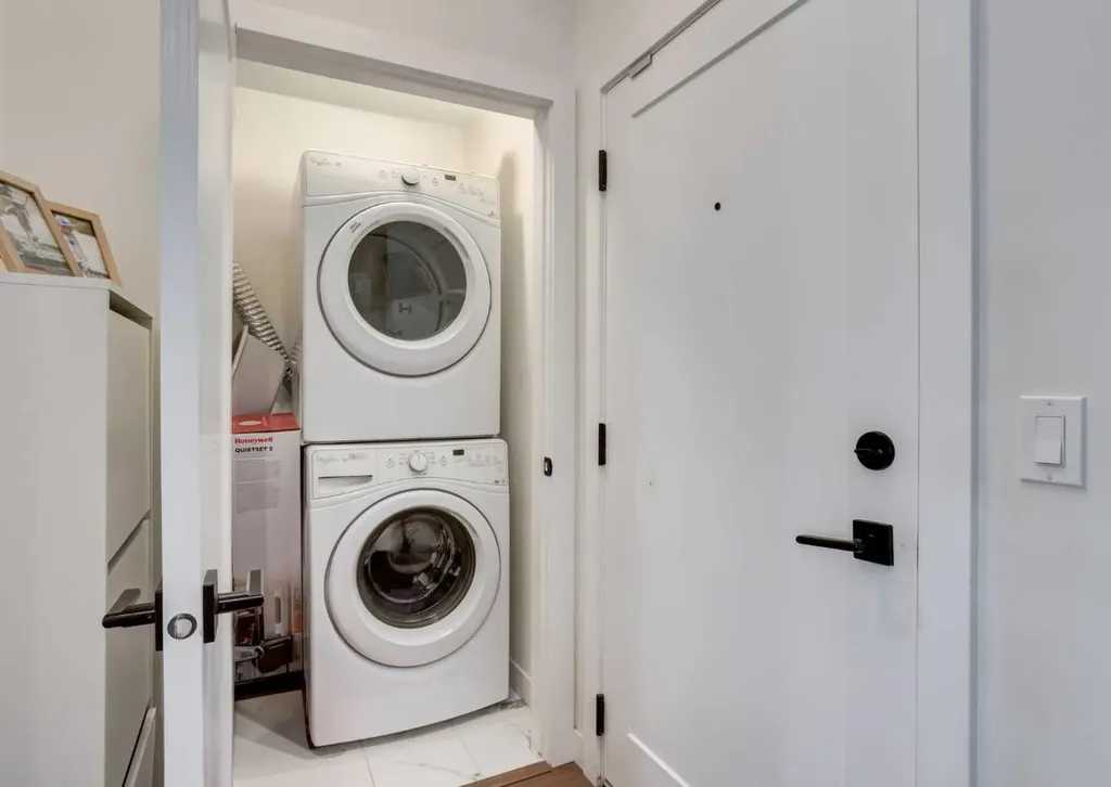 2702 17 Avenue SW Calgary AB T3E 8A5