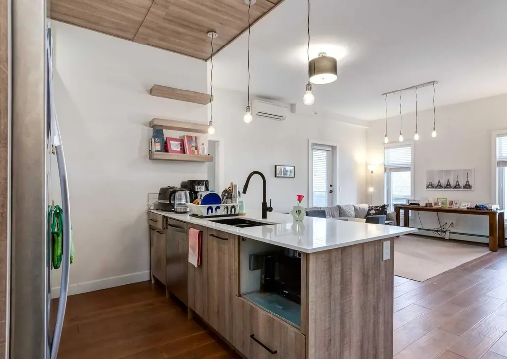 2702 17 Avenue SW Calgary AB T3E 8A5