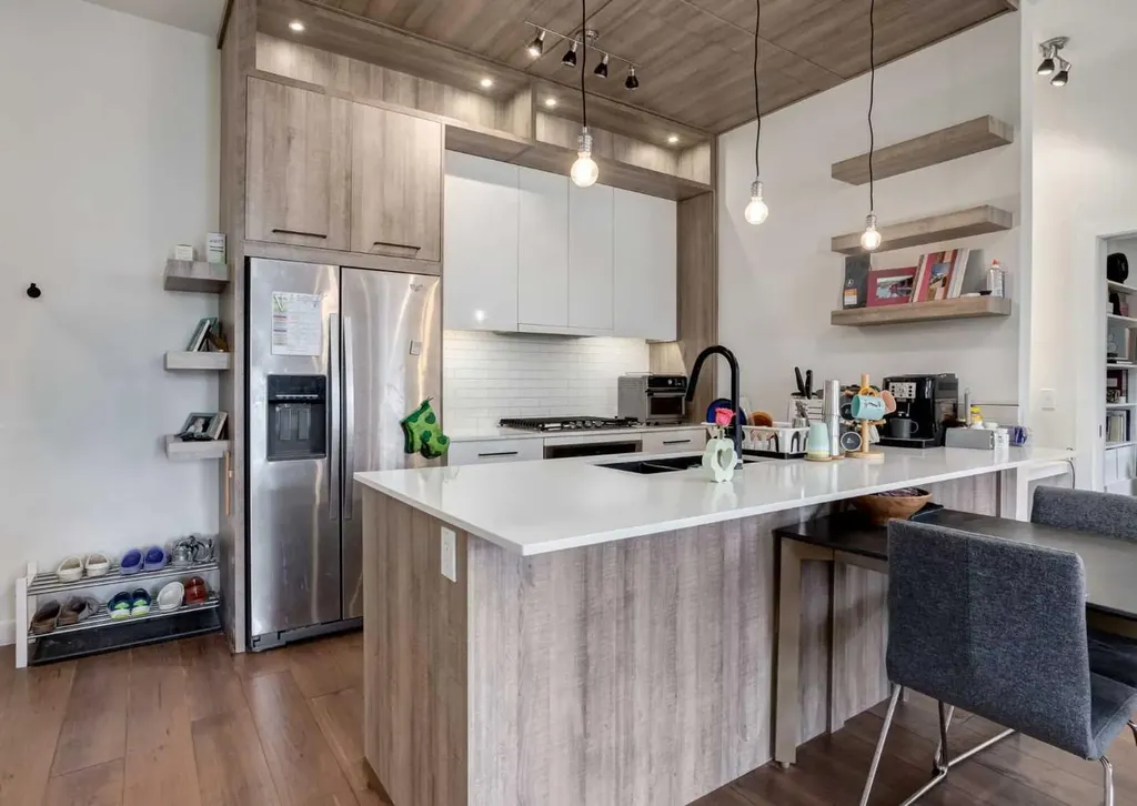 2702 17 Avenue SW Calgary AB T3E 8A5