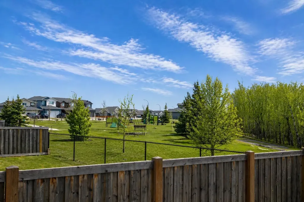 13522 104a Street Grande Prairie AB T8V 6K9