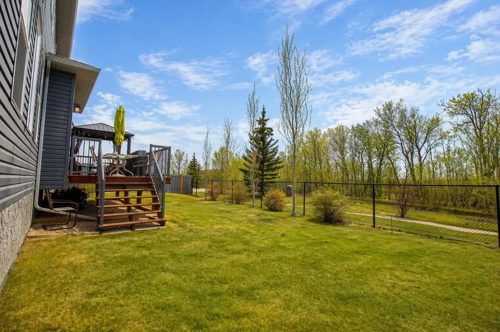 13522 104a Street Grande Prairie AB T8V 6K9