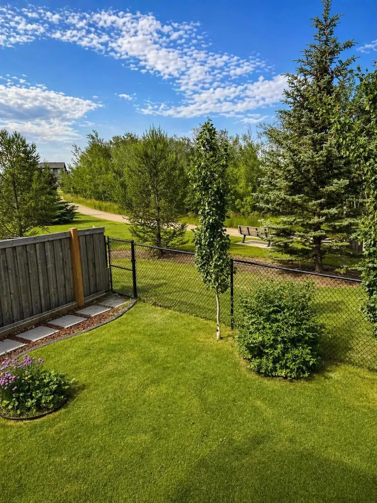 13522 104a Street Grande Prairie AB T8V 6K9