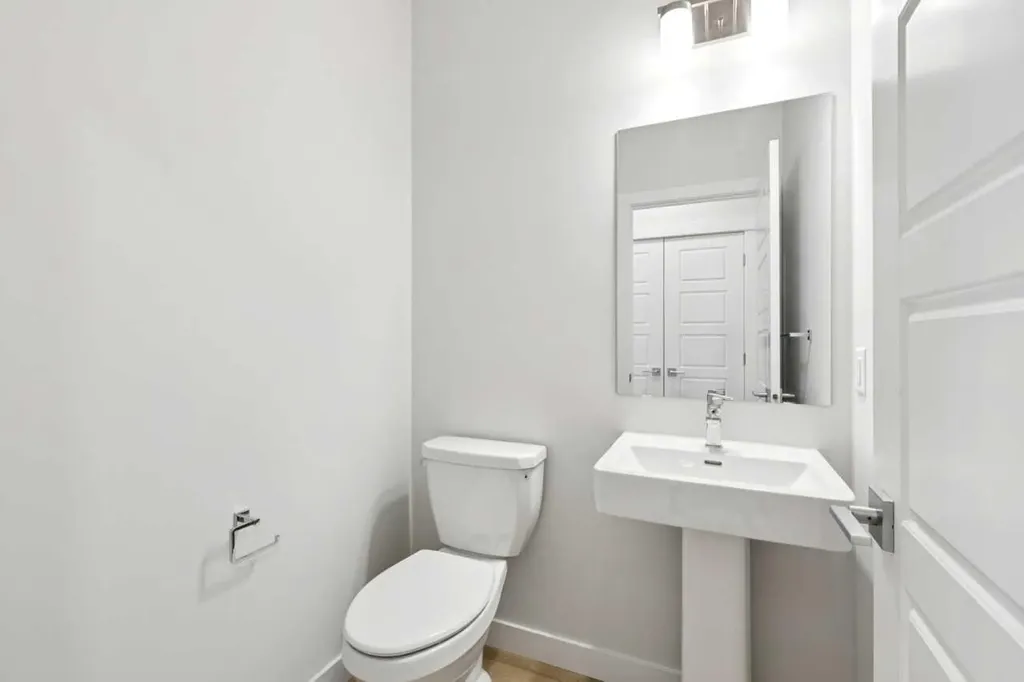322 Hotchkiss Common SE Calgary AB T3S0A6