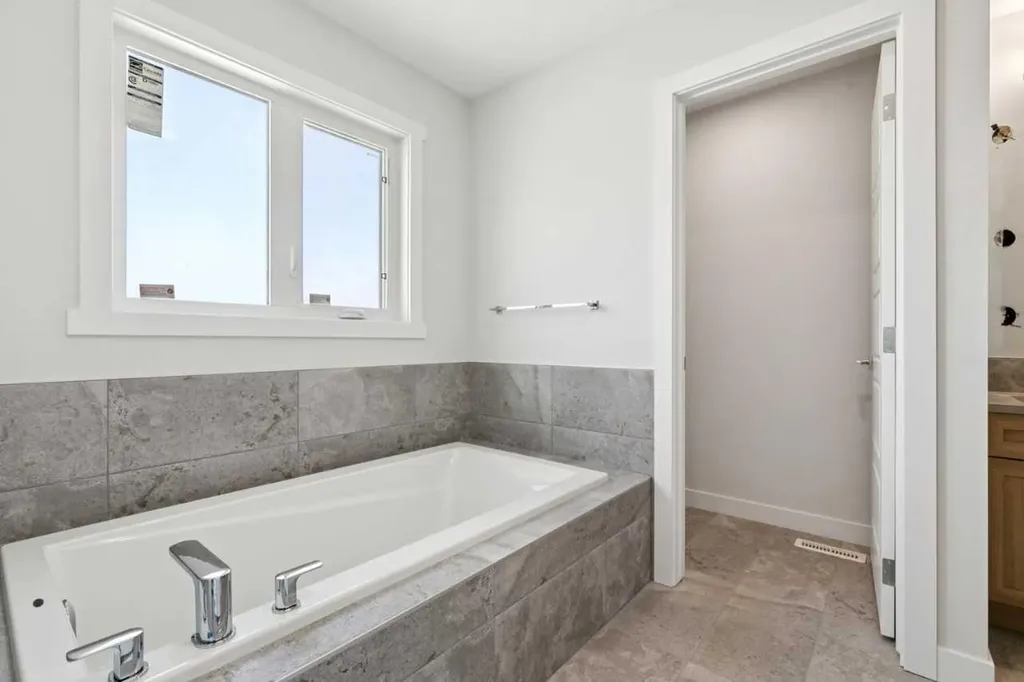 322 Hotchkiss Common SE Calgary AB T3S0A6