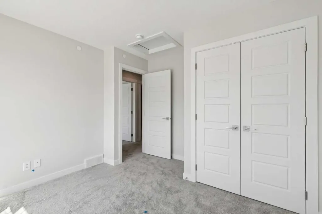 322 Hotchkiss Common SE Calgary AB T3S0A6