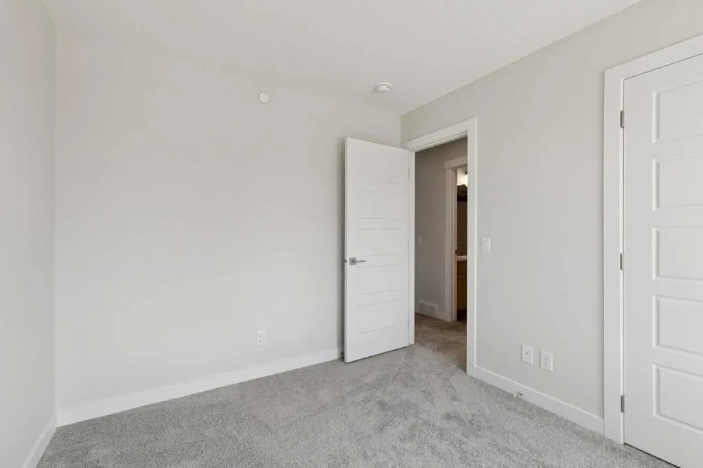 322 Hotchkiss Common SE Calgary AB T3S0A6