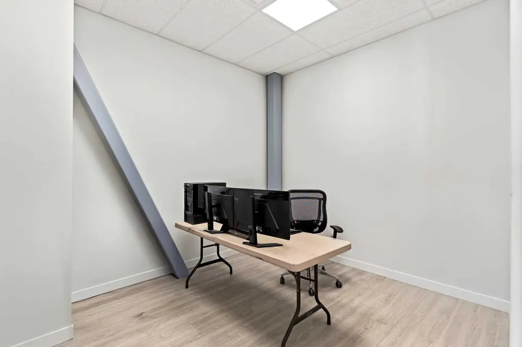 10960 42 Street NE Calgary AB T3N 2B8