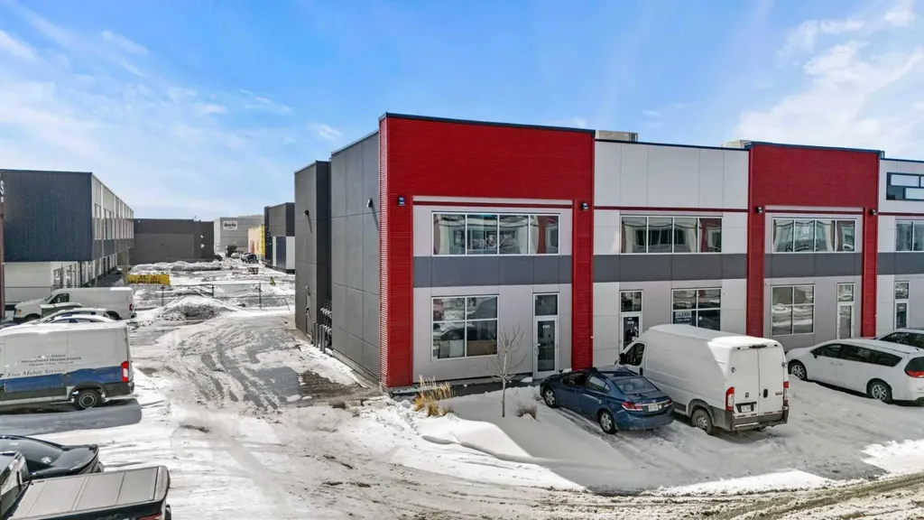 10960 42 Street NE Calgary AB T3N 2B8