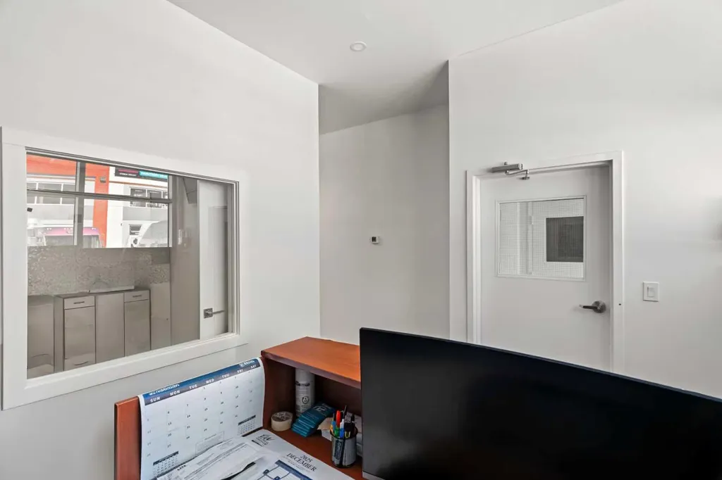 10960 42 Street NE Calgary AB T3N 2B8