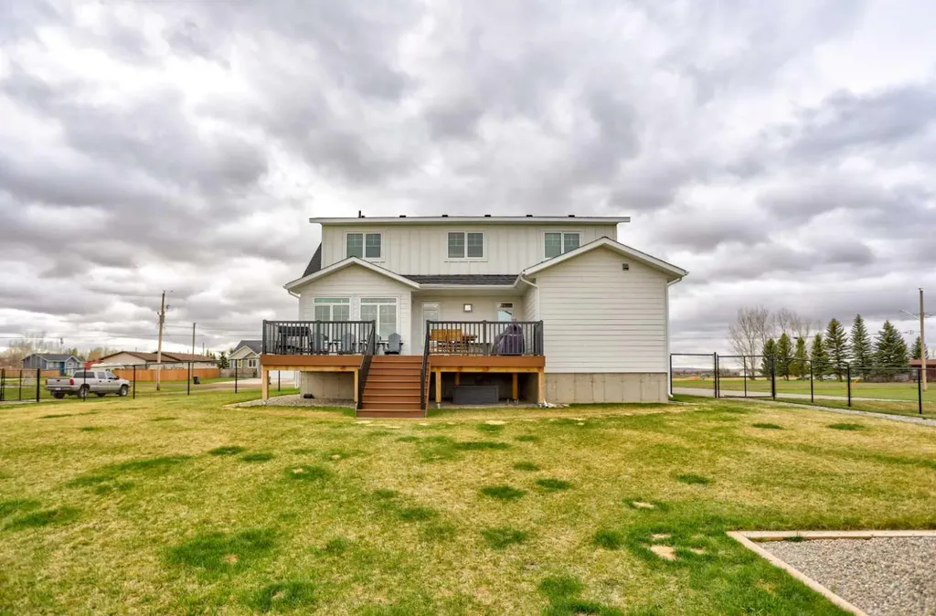 347 1 Avenue N Magrath AB T0K 1J0