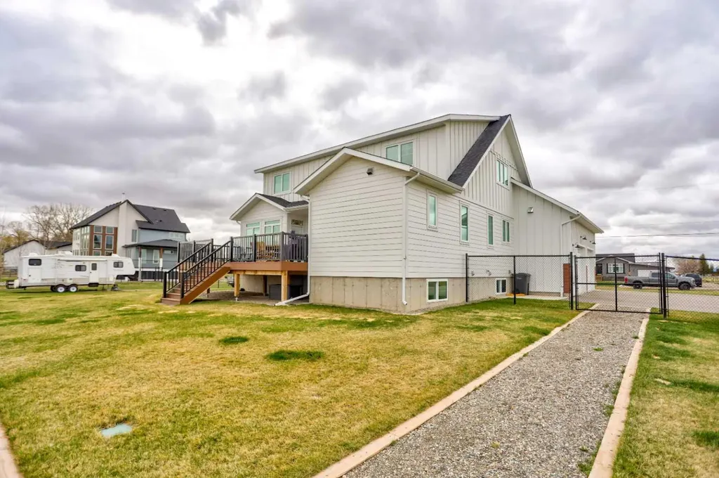 347 1 Avenue N Magrath AB T0K 1J0