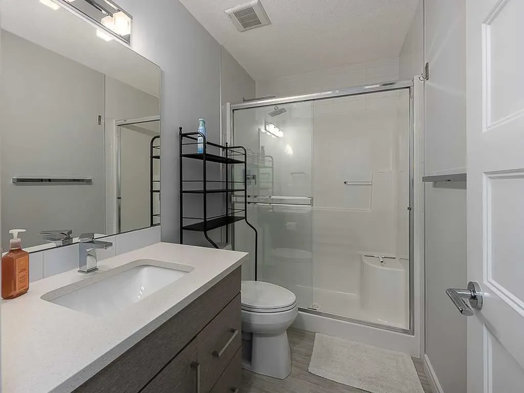 80 Greenbriar Place NW Calgary AB T3B 6J4